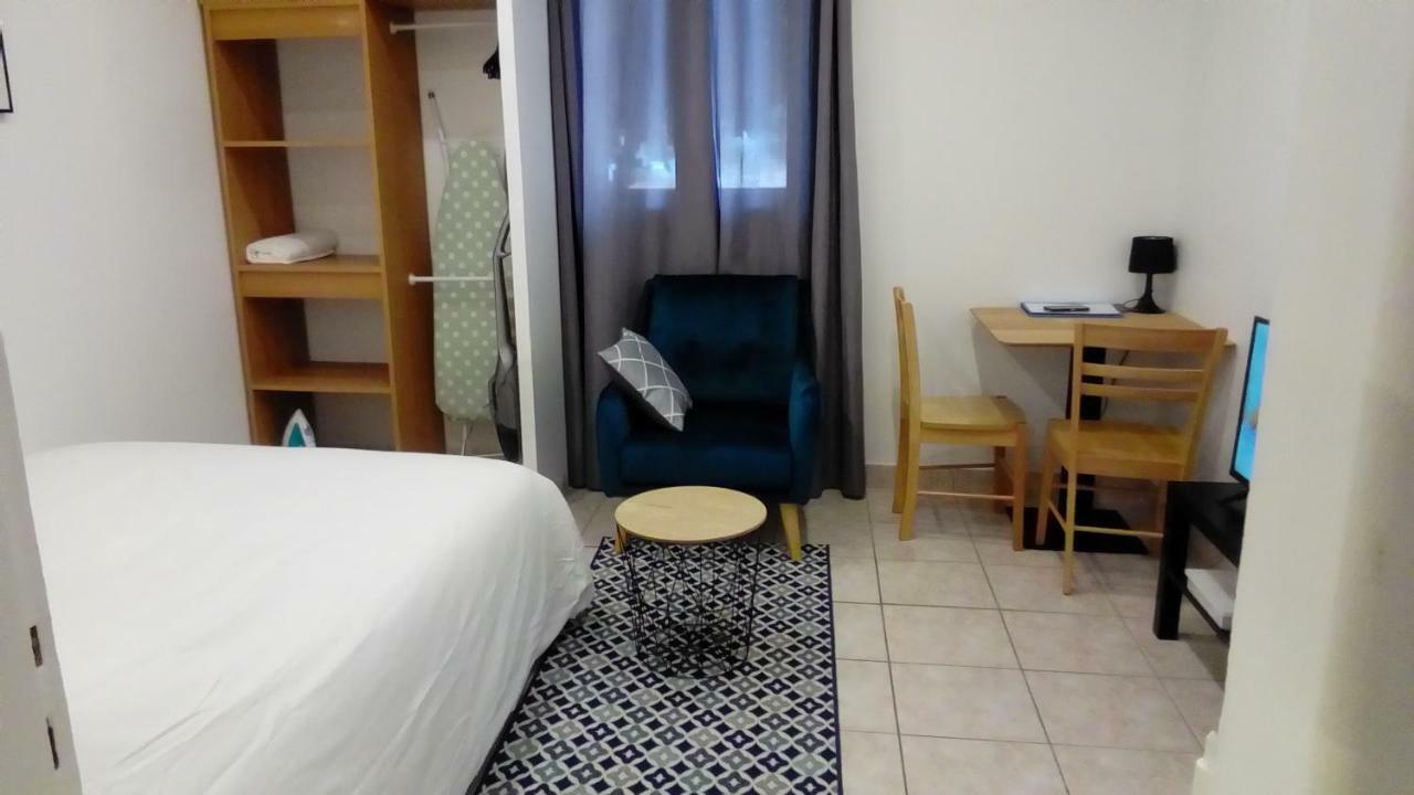 Appartement Aad1 Clamart 200 M Du Tramway T6 St Pave Blc Avec Cuisine Separee Bagian luar foto